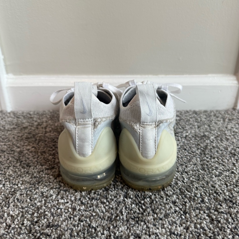 Women's Nike Air Vapormax - Picture 6 of 8